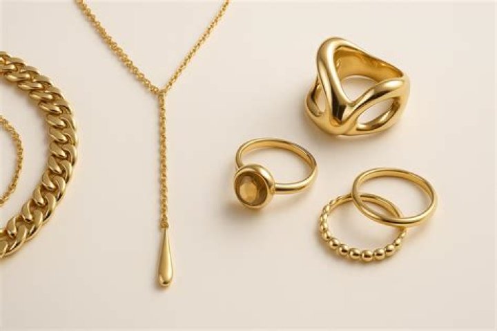 15 Gorgeous Pieces of Gold Jewelry Under $100