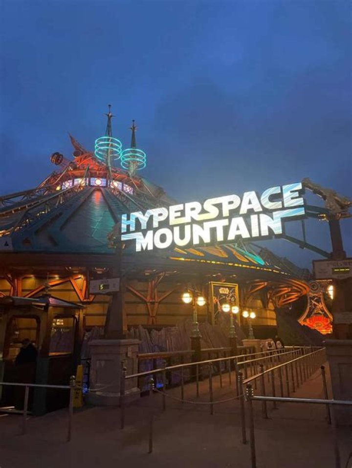5 Facts About Space Mountain