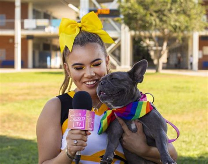 Adelaine Morin Takes Us Behind-the-Scenes of Her “Girls Supporting Girls” Music Video (Exclusive) – Celeb Secrets