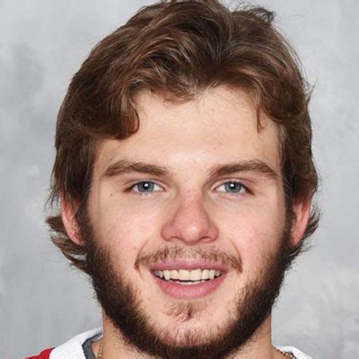 Alex Galchenyuk Biography-salary, net worth, married, relationship, affair, career, girlfriend, age, nationality, contract, stats