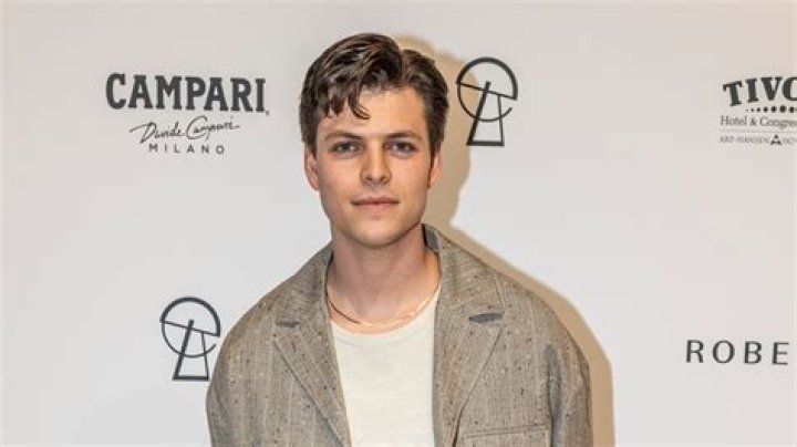 Alex Høgh Andersen Height, Weight, Age, Girlfriend, Family, Biography