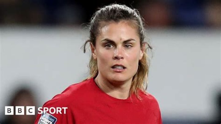 American Soccer Player Katie Stengel Bio, salary, net worth, career, relationship, Boyfriend, Facts