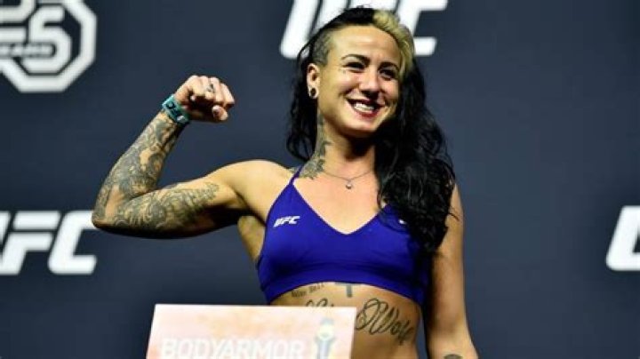 Ashlee Evans-Smith Bio - married, husband, net worth, fight, stats, earnings, boyfriend, relationship, career, affair