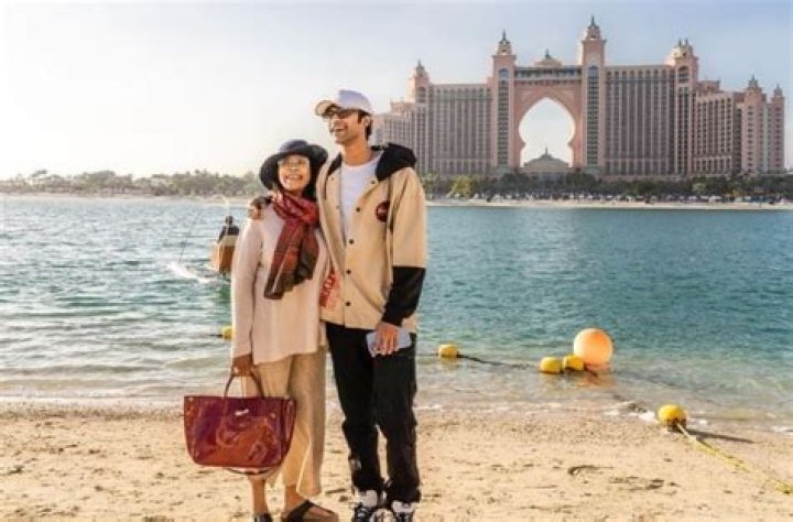 Babil Khan Height, Weight, Age, Girlfriend, Parents, Biography