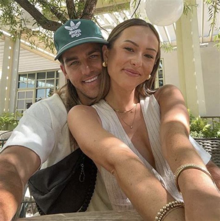 Bachelor in Paradise’s Abigail Heringer and Noah Erb Are *Finally* Engaged – Celeb Secrets