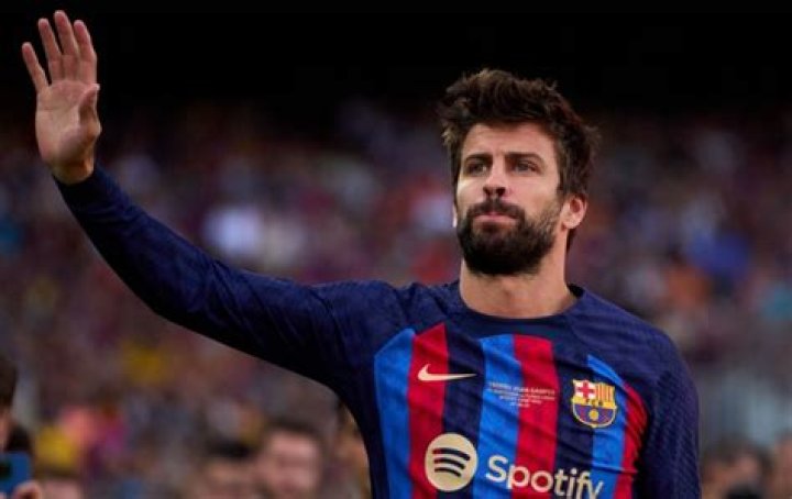
Barcelona Star Gerard Pique Announces Retirement