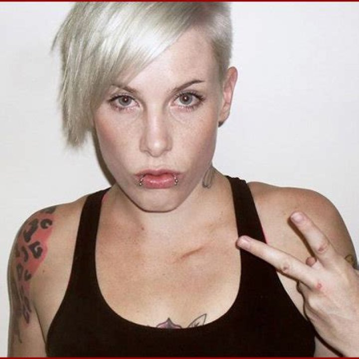 Bec Rawlings Bio - net worth