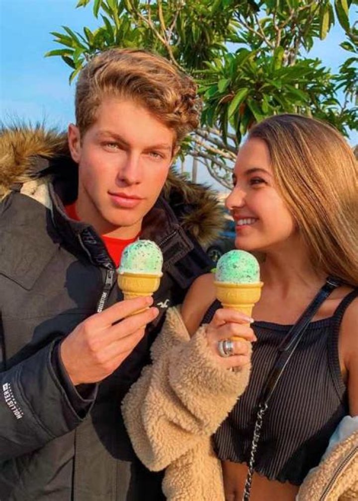 Ben Azelart Height, Weight, Age, Girlfriend, Family, Facts, Biography