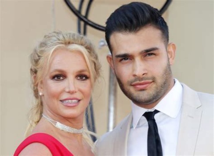 Britney Spears Responds to Restaurant "Meltdown" Accusations