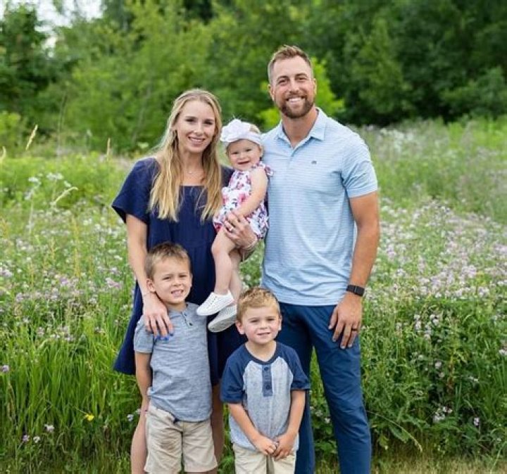 Caitlin Thielen Biography- Adam Thielen's wife, WAGs, Salary, Earnings, Married, Relationship, Affair, Age, Height, Family, Relationship, Children, Husband, Dating