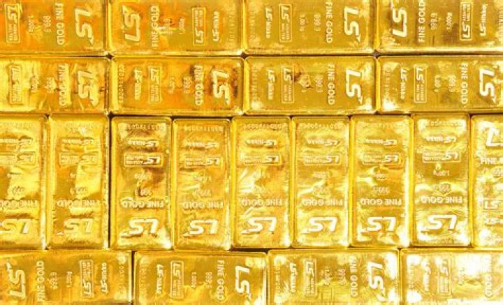 Chinese Police Just Found A Lot Of Stolen Gold And Cash Inside The Home Of A Communist Official
