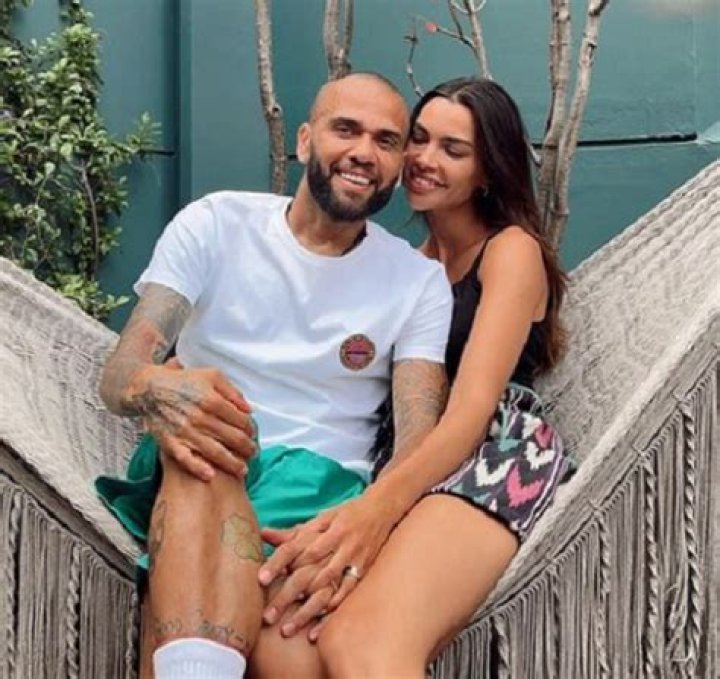Dani Alves | Bio, Salary, Net Worth, Wife, Kids, Ex-Girlfriend, Stats, FIFA 22, Instagram, Transfermrkt, Market Valeu