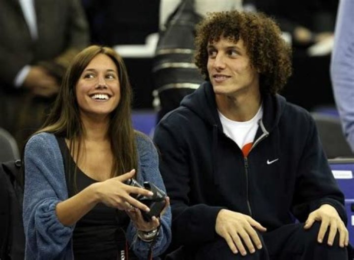 David Luiz Height, Weight, Age, Girlfriend, Family, Facts, Biography