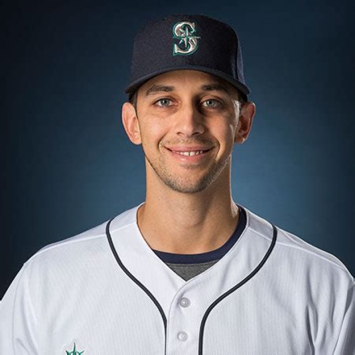 David Moore Biography- MLB player, Salary, Earnings, Net worth, Contract, Married, relationship, Affair, Girlfriend, age, Height, Family
