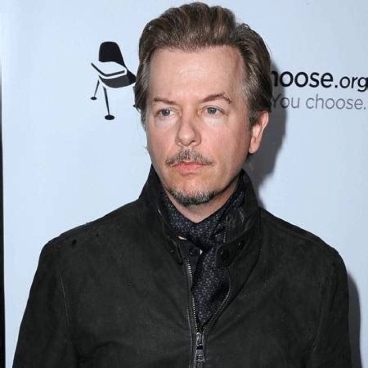 David Spade Bio - girlfriend, net worth, married, relationship, affair, age, height, family, girlfriend, children, dating