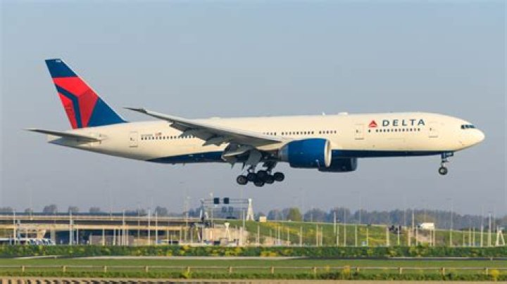 Delta Just Announced New Flights to Hawaii from 3 U.S. Cities — Best Life