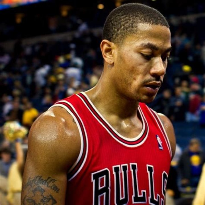 Derrick Rose Height, Weight, Age, Girlfriend, Family, Facts, Biography