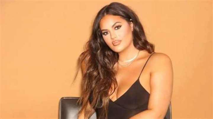 Details Regarding Her Dress And Reunion At Her Celebrations!