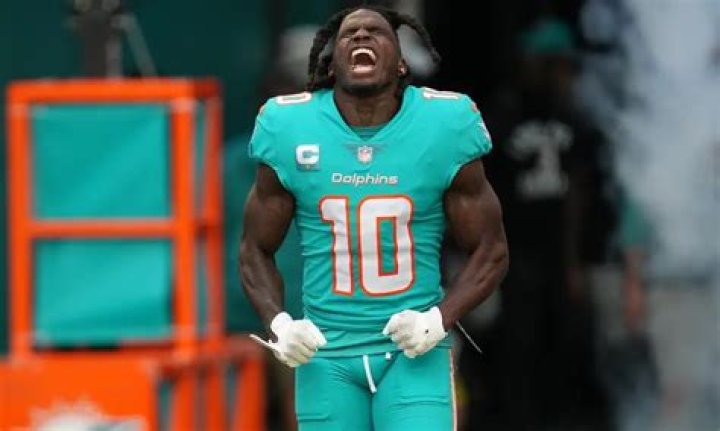 Dolphins’ Tyreek Hill Plans to Retire After 2025 Season – Celeb Secrets