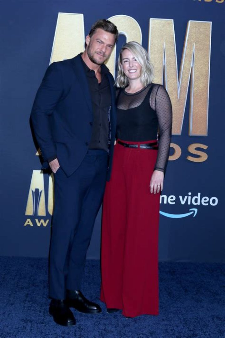 Elizabeth Marvel Height, Weight, Age, Spouse, Children, Facts, Biography