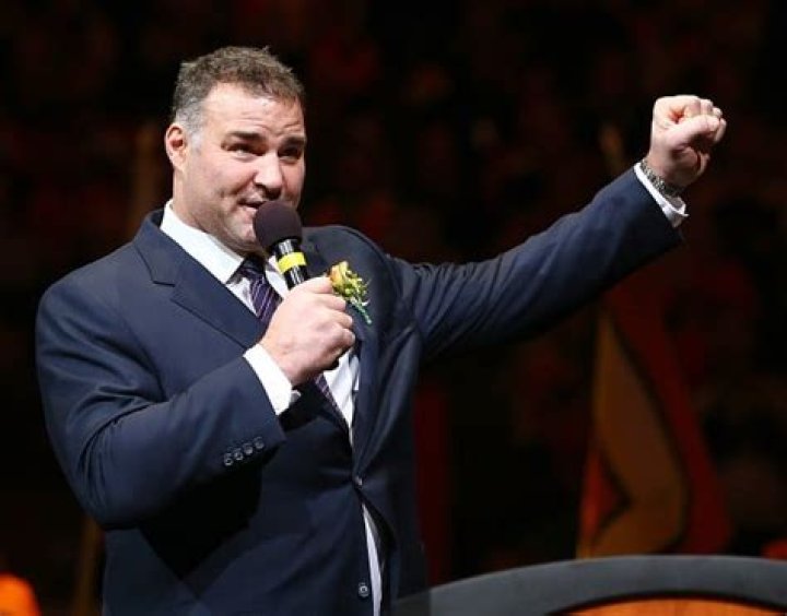 Eric Lindros Net Worth | Celebrity Net Worth