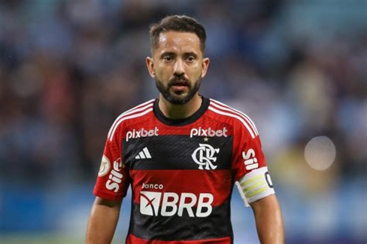 Flamengo's Winger Everton Ribeiro's Biography, Family, Parents, Career Stats, Net Worth, Earnings, Salary, Contract, Sponsors, Weight, Wife and Children