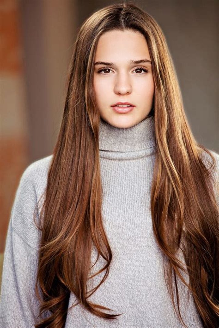 Get To Know ‘Chicken Girls’ Amelie Anstett (Q&A) – Celeb Secrets