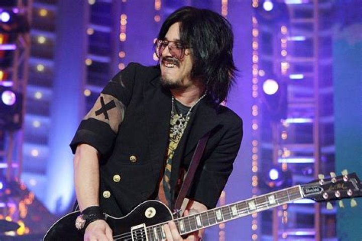 Gilby Clarke Recalls How He Chose To Be With His Daughter Instead Of Joining Guns N’ Roses Show