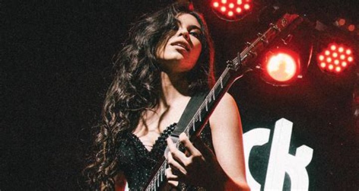 Guitarist Larissa Strickland Dies