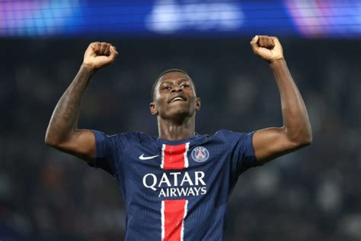 Histoire de l'enfance de Nuno Mendes et faits biographiques inchangés