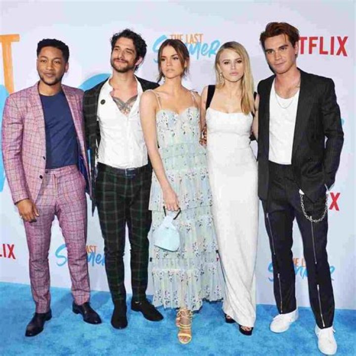 Houston Dash defender Net worth- $1 million, Is she in relationship?