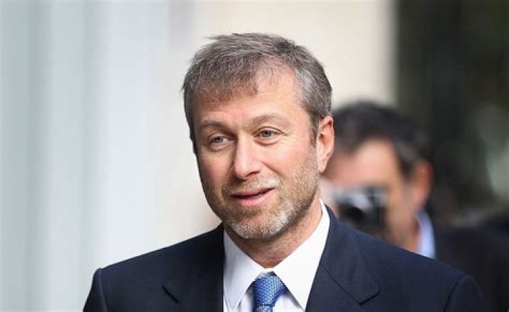 How Billionaire Russian Oligarch Roman Abramovich Spends his Billions