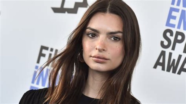 How Tall Is Emily Ratajkowski? Exact Height Revealed