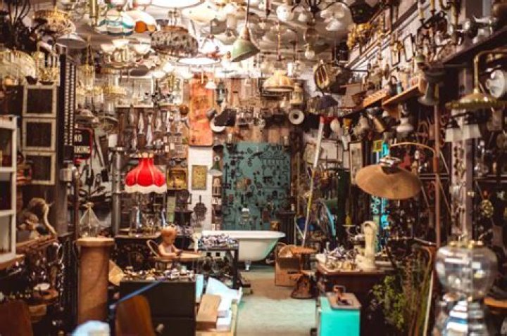 How to Find Treasures at Thrift and Secondhand Stores