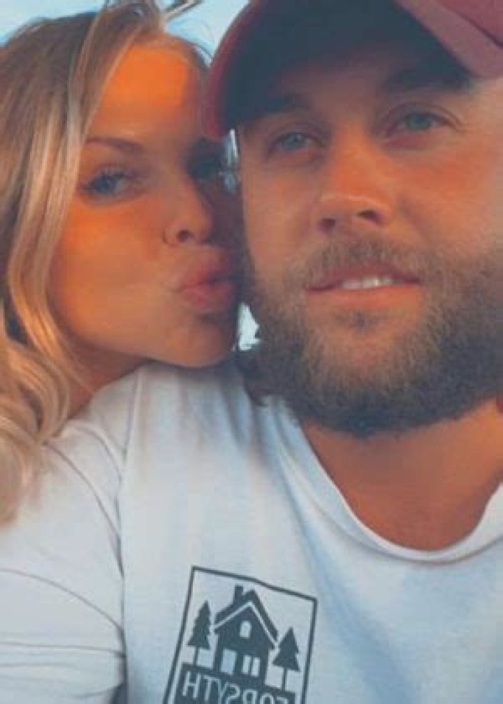 HunniBee ASMR Height, Weight, Age, Family, Facts, Boyfriend, Biography