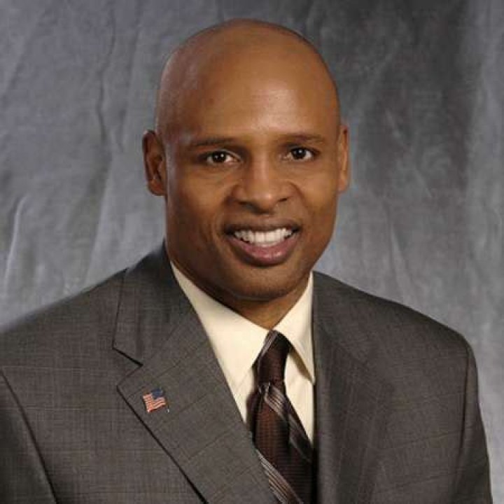 J. B. Bickerstaff Bio, Age, Height, Net Worth, Contract, NBA, & Wife