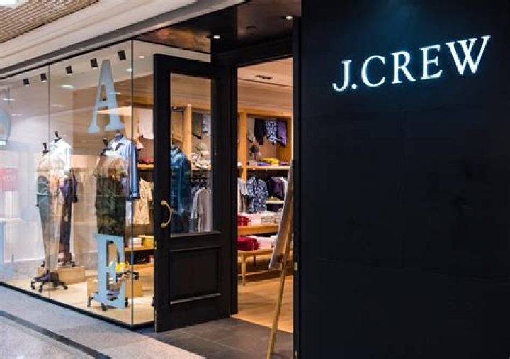 J.Crew and Other Clothing Chains Are Closing Stores