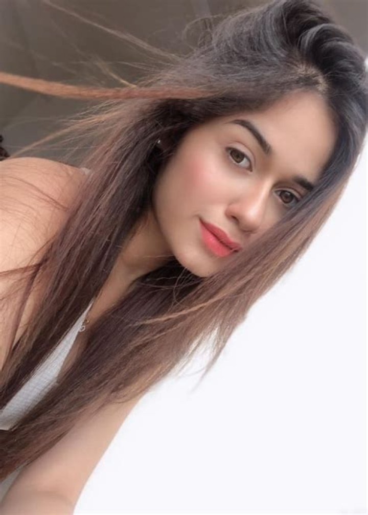 Jannat Zubair Rahmani Height, Weight, Age, Body Statistics