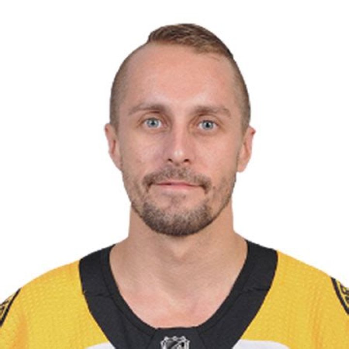 Jaroslav Halák Biography-salary, net worth, married, affair, relationship, dating, career, girlfriend, age, family, nhl