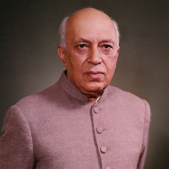 Jawaharlal Nehru Height, Weight, Age, Body Statistics