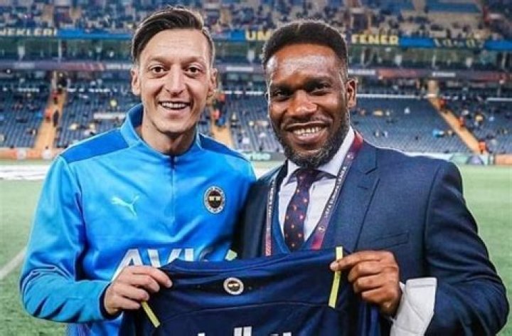 Jay-Jay Okocha Net worth, Relationship, Personal Career, Professional career, Social media presence, fifa22, skills, tnasfermarkt