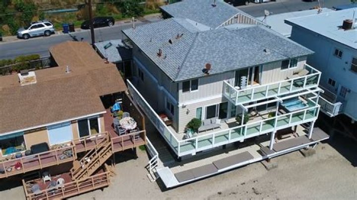 Jennifer Lopez And Alex Rodriguez Are Selling Their Malibu Beach House For $8 Million