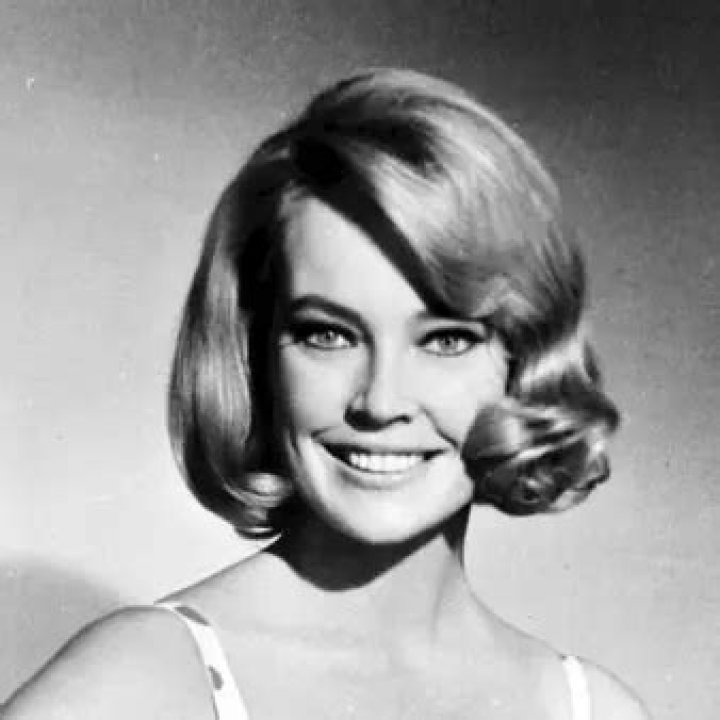 Jenny Agutter Net Worth | Celebrity Net Worth