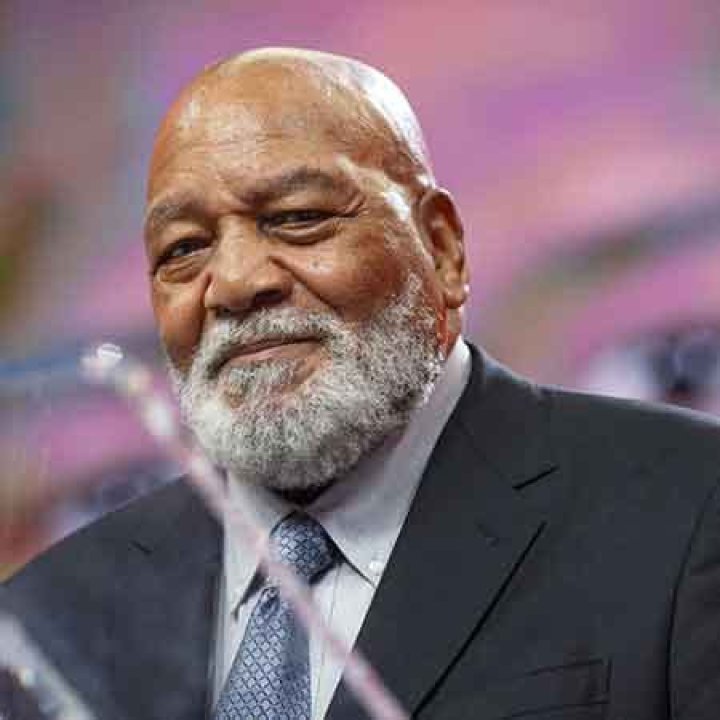 Jim Brown, NFL, Actor, Career, Movies, Salary, Net Worth, Affair, relationship, married, facts