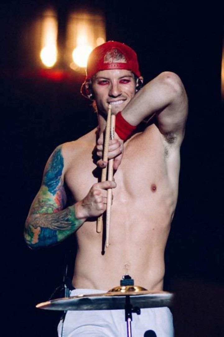 Josh Dun Height, Weight, Age, Spouse, Family, Religion, Facts, Biography