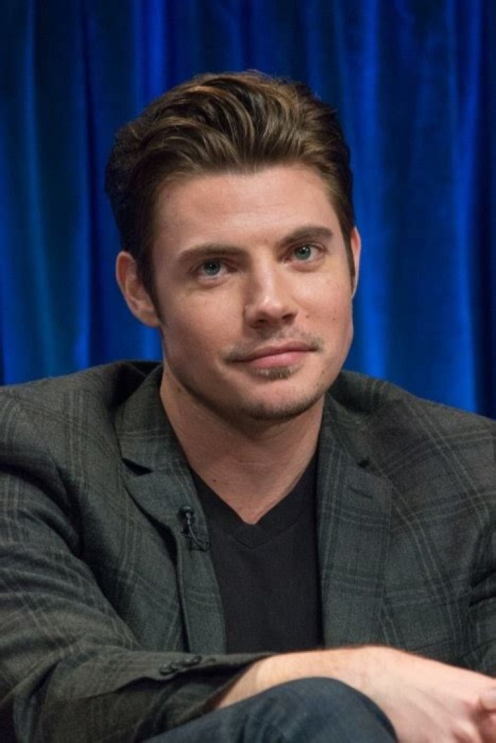 Josh Henderson Height, Weight, Age, Girlfriend, Family, Facts, Biography