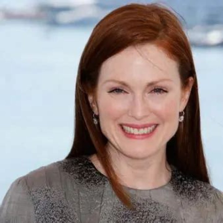 Julianne Moore Net Worth | Celebrity Net Worth