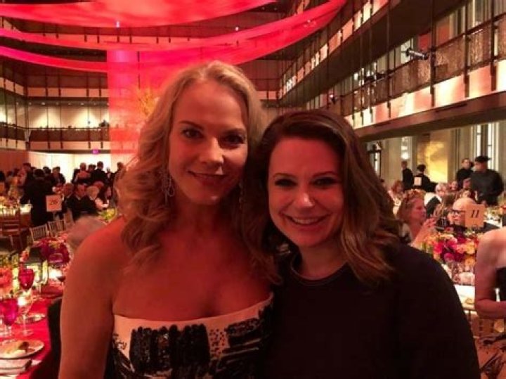 Katie Lowes Height, Weight, Age, Spouse, Family, Facts, Biography