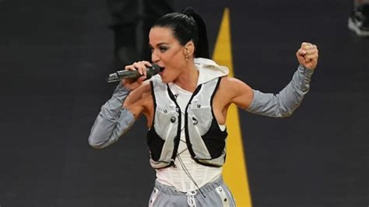 Katy Perry goes for double espresso to keep exercising