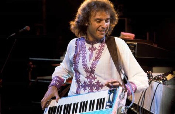 Keyboard Synthesizing Pioneer, Producer, Songwriter & ‘Dream Weaver’ Singer Gary Wright Dies At 80